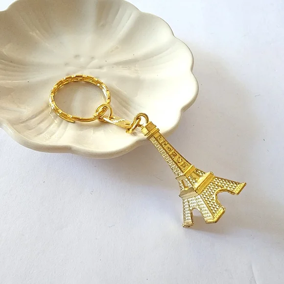Eiffel Tower Gold Keychain - Picture 2 of 5